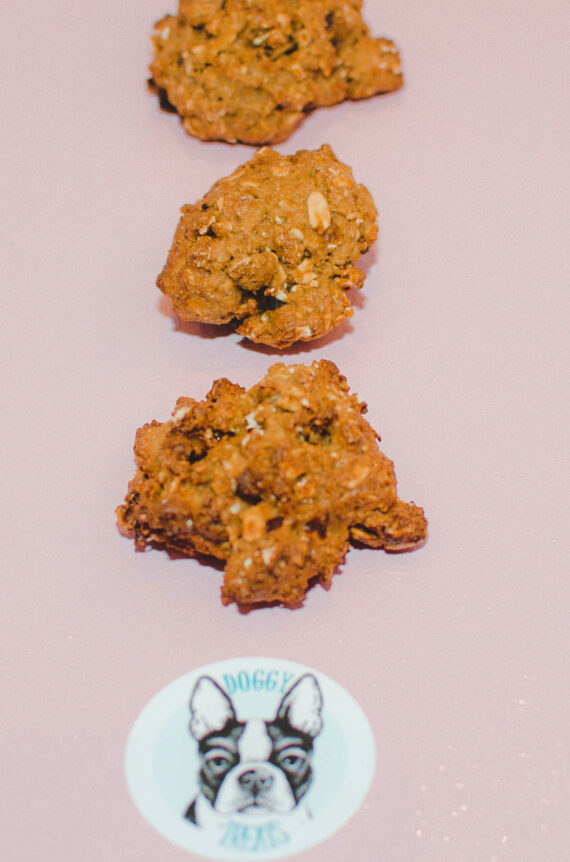 Doggy Treats: Galletas de pollo y coco