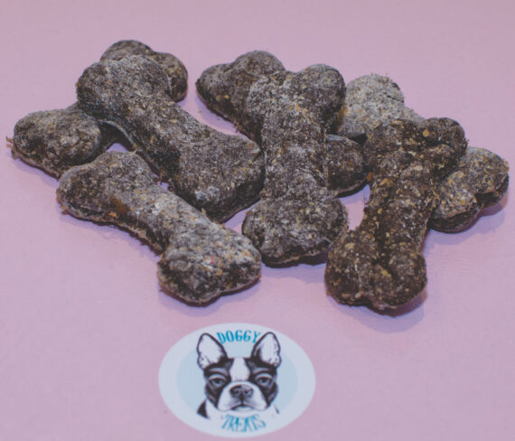Doggy Treats: Galletas de algarroba y ternera
